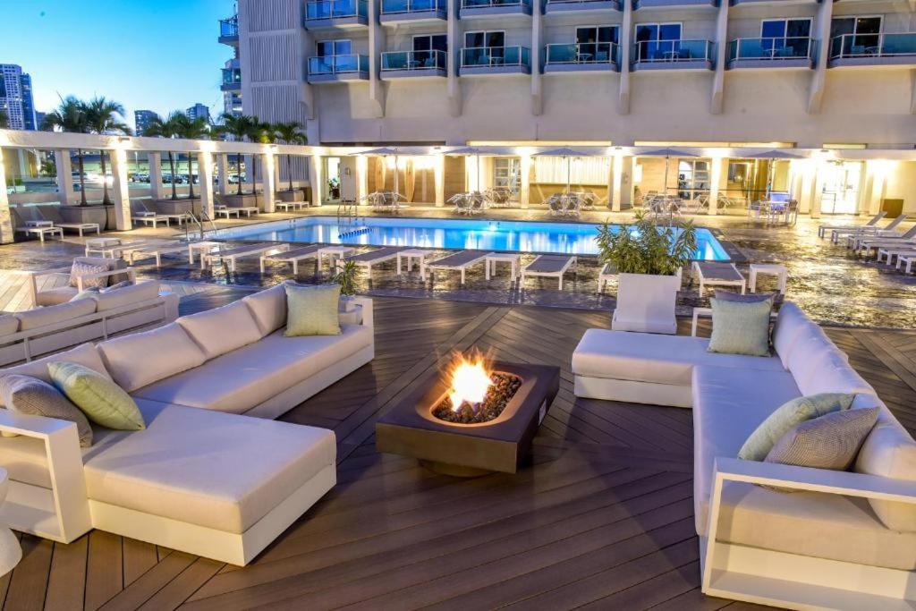 Ocean View Room At Ala Moana Fees Include Гонолулу Экстерьер фото